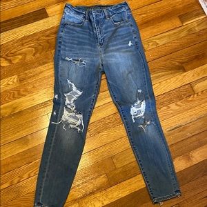 America Eagle Ripped Jeans Curvy High Rise